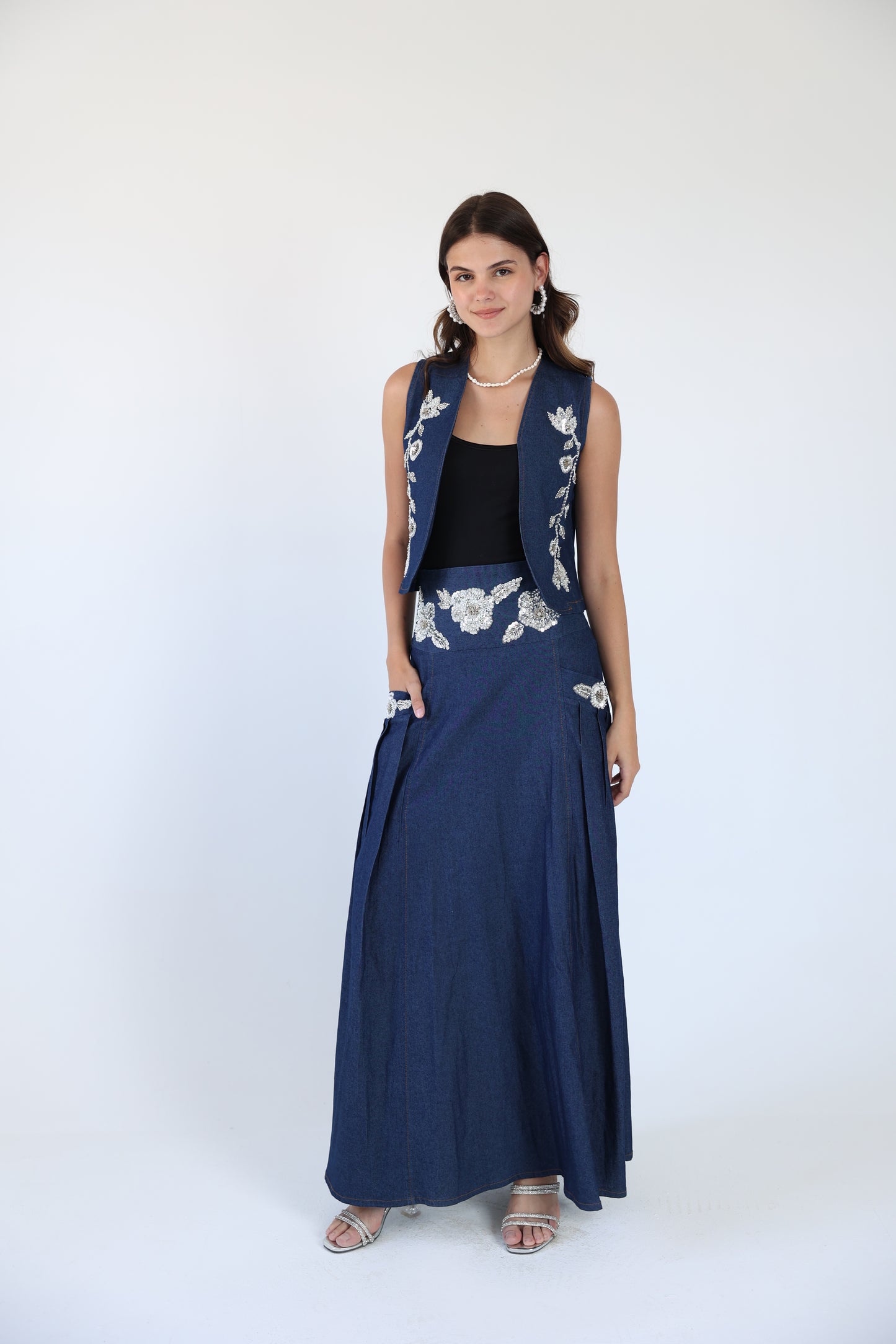 Embroidered denim skirt