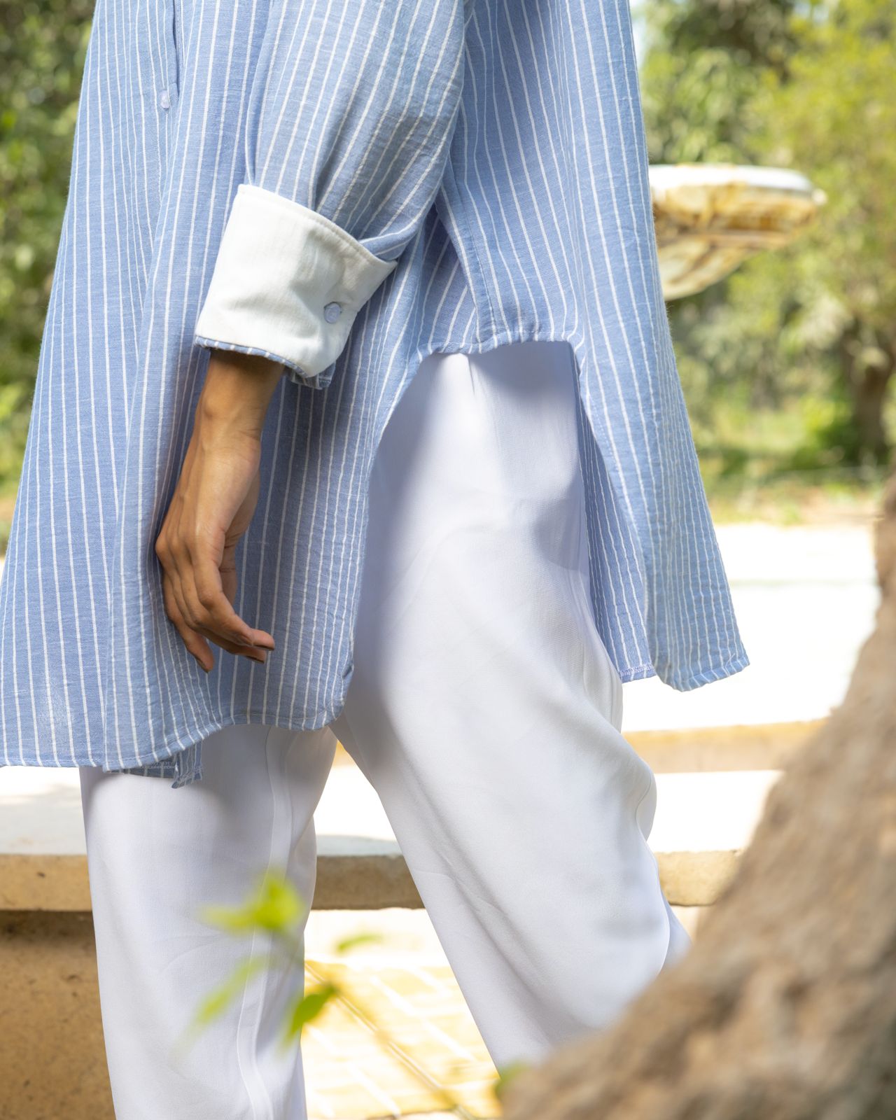 Inverted collar oversized shirt