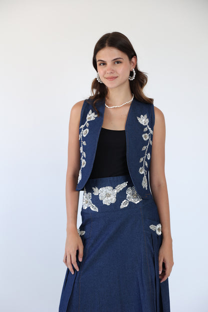 Embroidered denim skirt