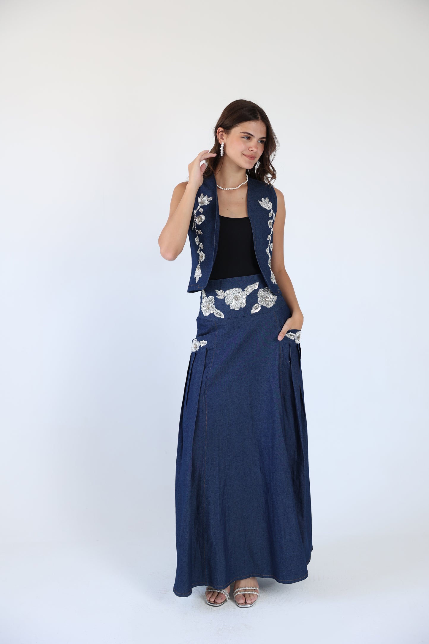 Embroidered denim skirt