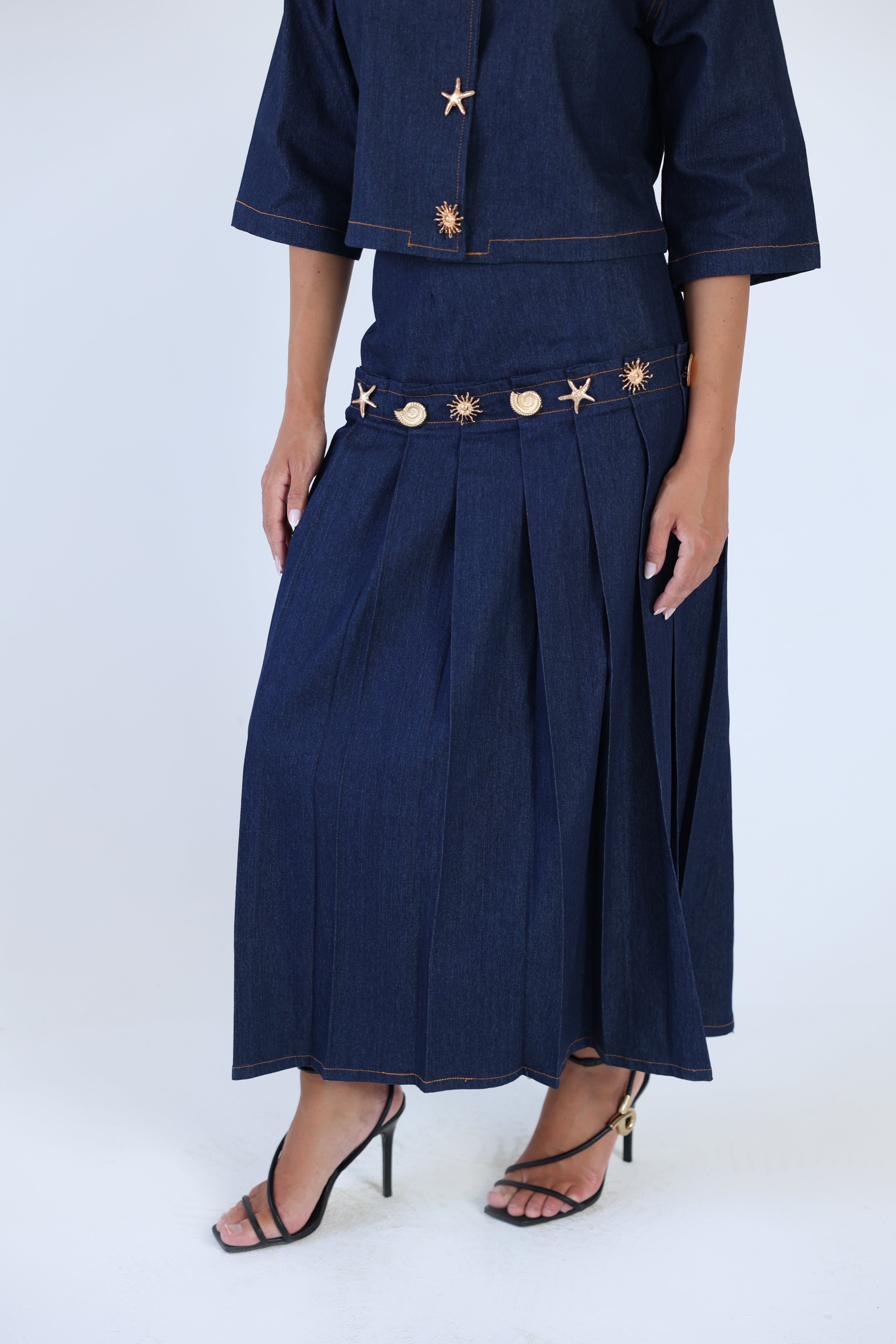 Brooches skirt