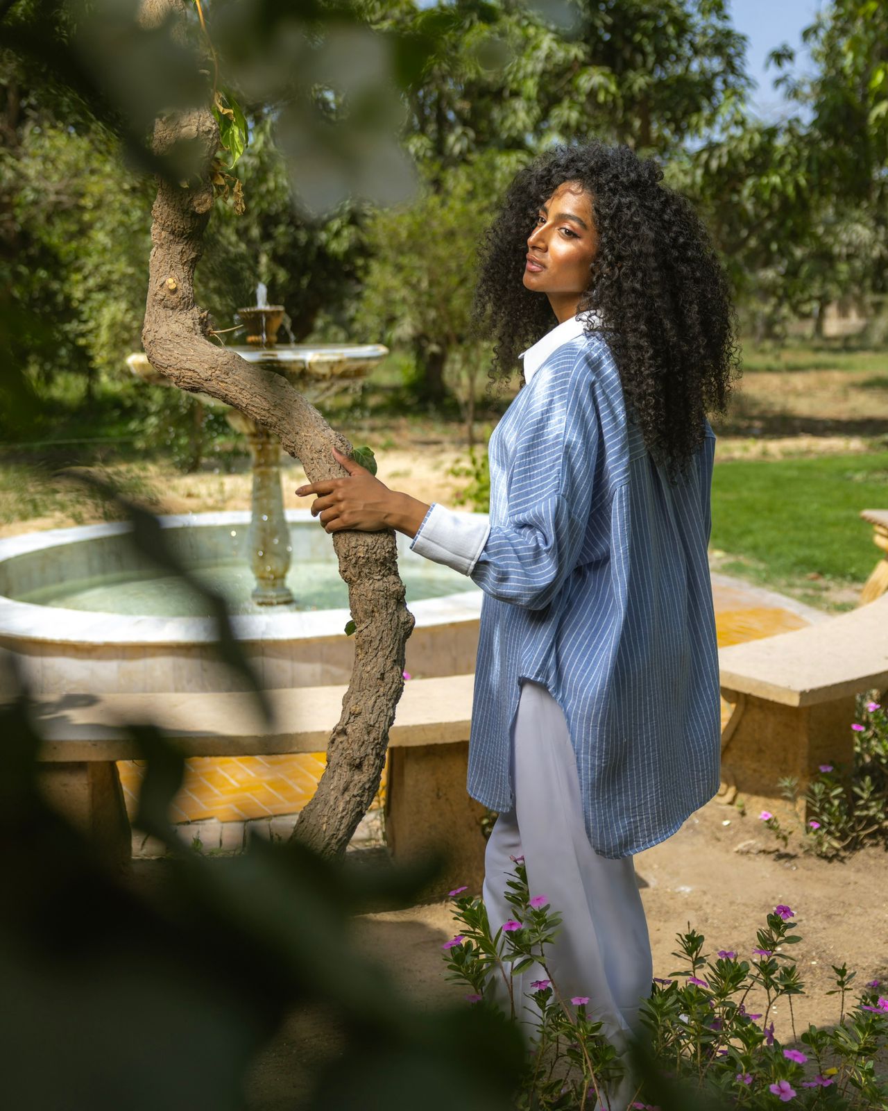Inverted collar oversized shirt
