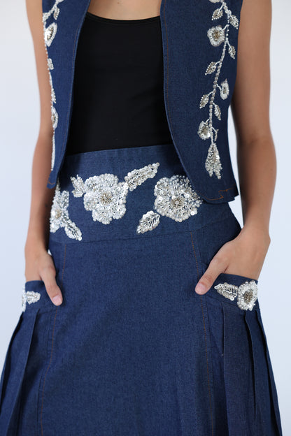Embroidered denim skirt
