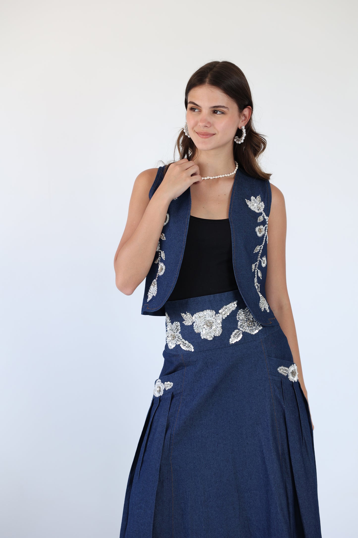 Embroidered denim skirt