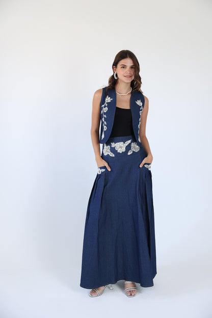 Embroidered denim skirt
