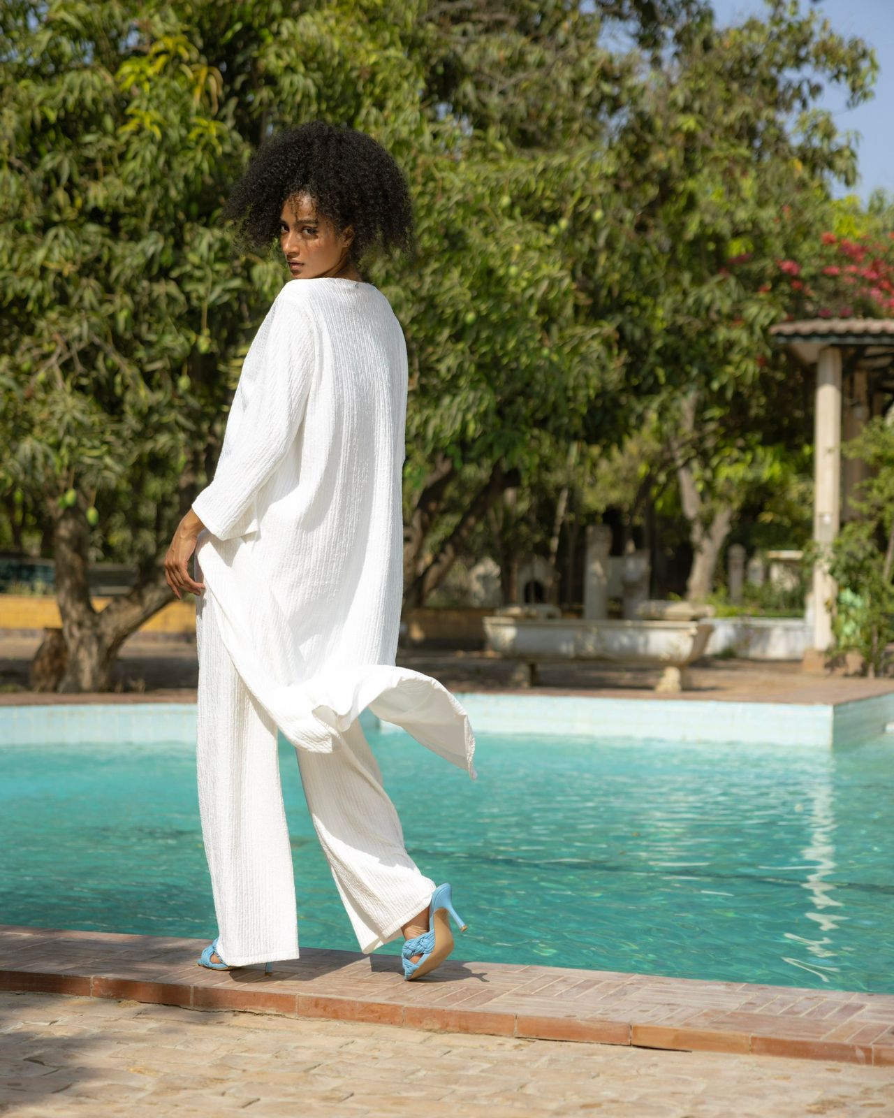 Cutout white summer set