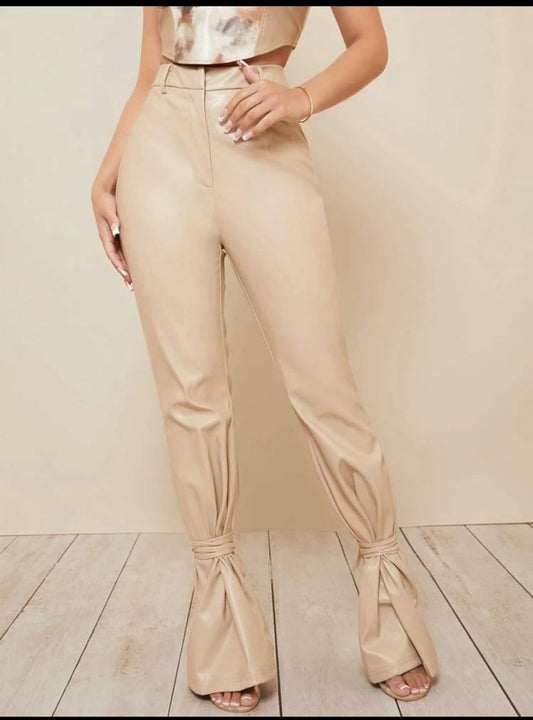 Clinched leather pants